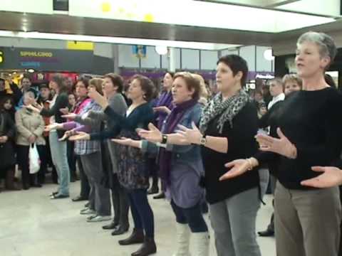 Longstreetsingers flashmob De Els Waalwijk